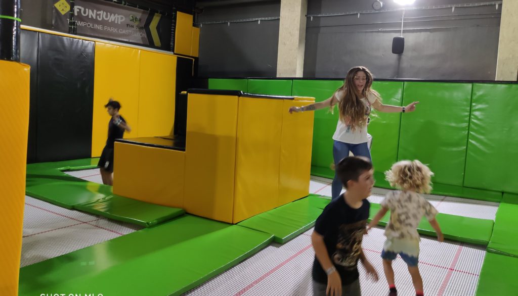 pompa por favor confirmar Ajustamiento Cumpleaños y diversión saltando en FUN JUMP | Castellón Kids