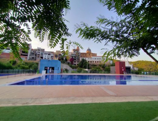 Piscina de verano de Sueras